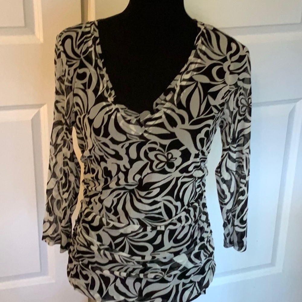 INC V-neck black and white